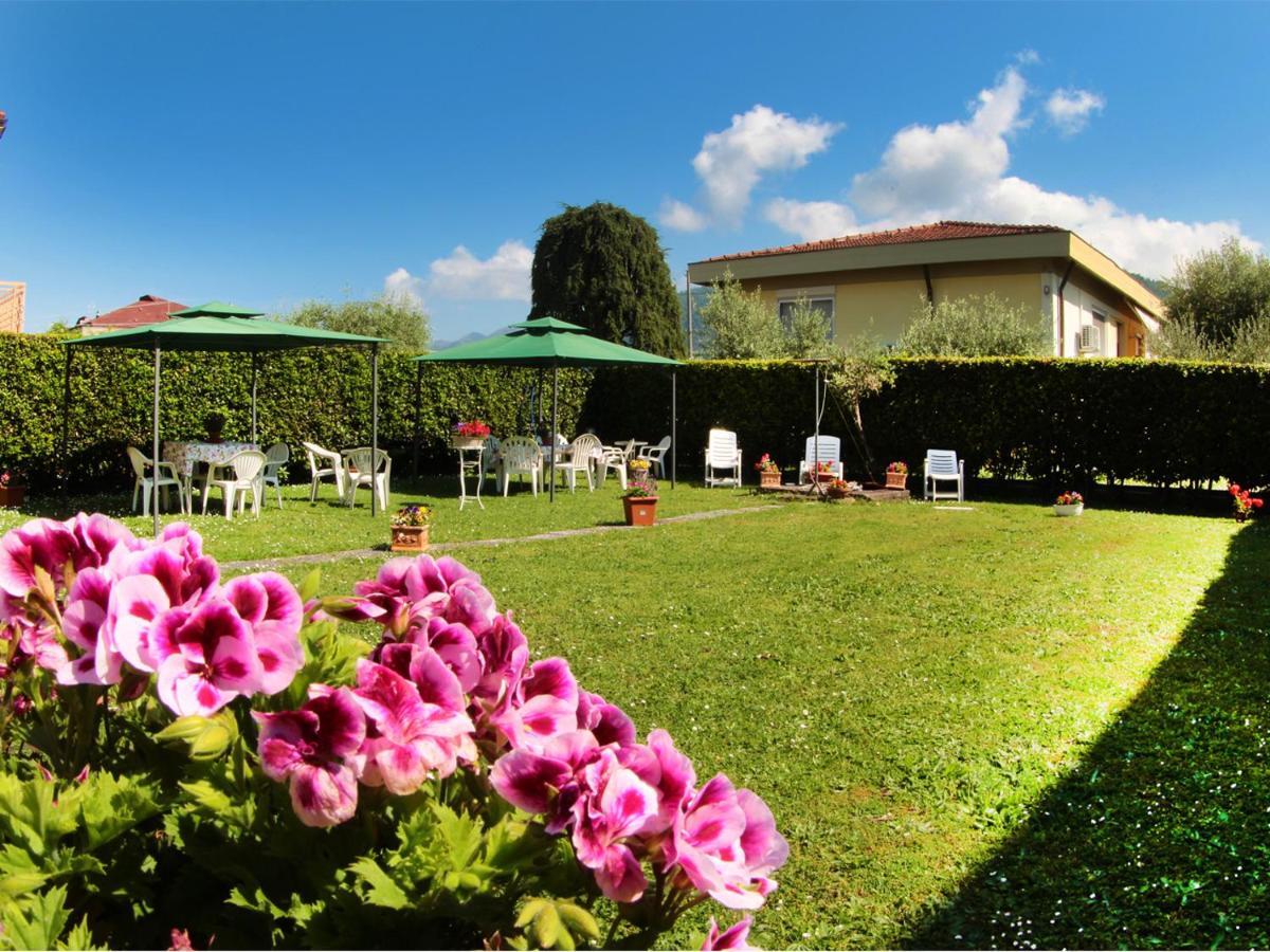 Villa Chiara Affitta Camere Carrara Exterior foto